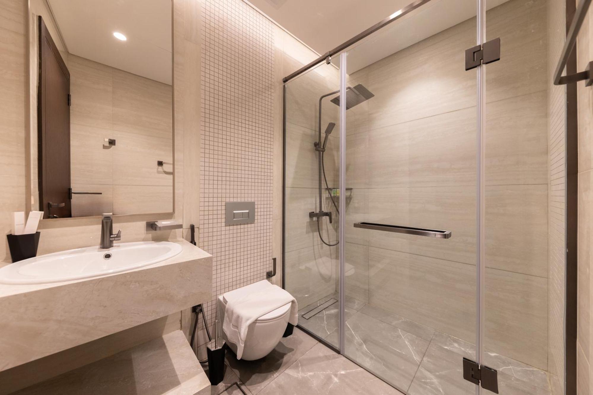 Apartment Elegant 2-bedroom In The Heart Of *